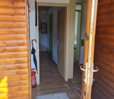 Verzej House | Hiška Panonski gaj Terme Banovci, vključene kopalne karte