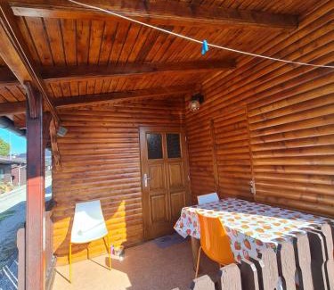 Verzej House | Hiška Panonski gaj Terme Banovci, vključene kopalne karte