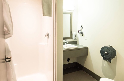 East Village Hostel | HI Calgary City Centre - Hostel