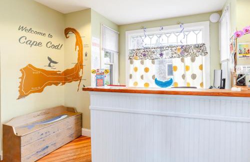 Hyannis Hostel | HI Hyannis Hostel