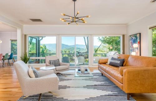 Black Mountain House | Hi View House