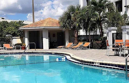 Hialeah House | Hialeah, FL-Express Stay to enjoy- 2 double beds