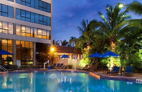 Hialeah House | Hialeah Gardens! Style and Comfort- Sun, Fun,Beach