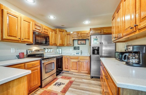 Hiawassee Cabin | Hiawassee River Retreat: 2 Mtn-View Decks!