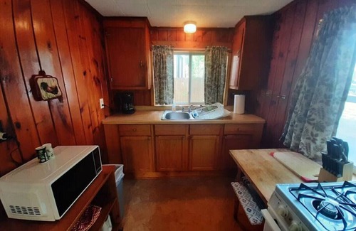 Au Train Cabin | Hiawatha @ Kimar's Resort Lk SUP