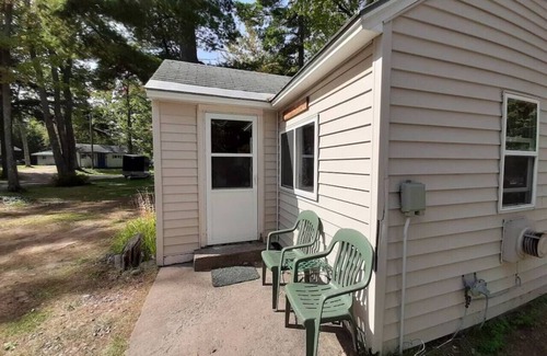 Au Train Cabin | Hiawatha @ Kimar's Resort Lk SUP
