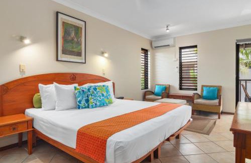 Port Douglas Apartment | Hibiscus 52 - Fabulous Location 3 minutes walk to beach and Macrossan St