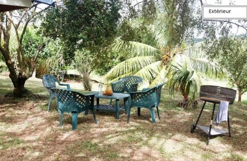 Saint-Esprit Apartment | HIBISCUS and its large terrace
