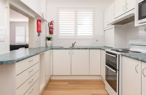 Forster Apartment | Hibiscus Court 5 - Opposite Main Beach!