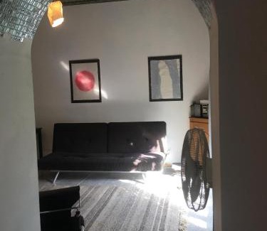 Alzonne Apartment | Hibiscus