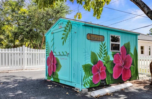 Fort Myers River District House | Hibiscus House Bed & Breakfast Citrus Room