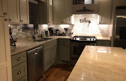 Amarillo House | Hibiscus House central located