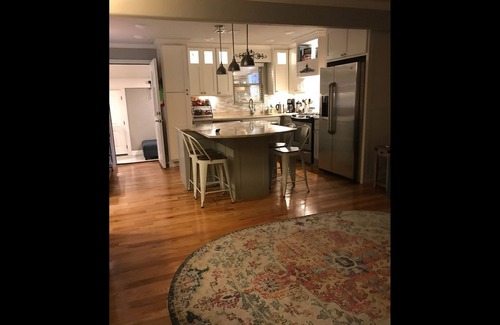 Amarillo House | Hibiscus House central located
