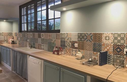 Carcassonne Apartment | Hibiscus House