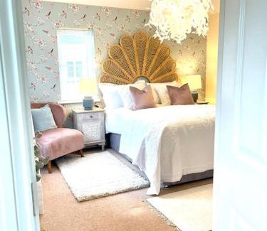 Carterton House | Hibiscus House
