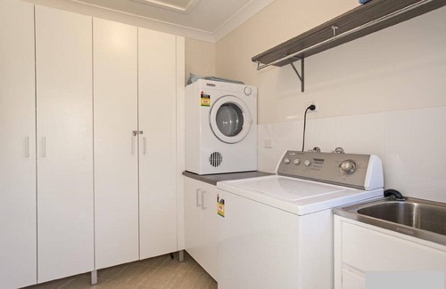 Sawtell House | Hibiscus House in Sunny Sawtell