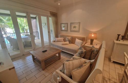 Eden Island Apartment | Hibiscus Suite by Simply-Seychelles