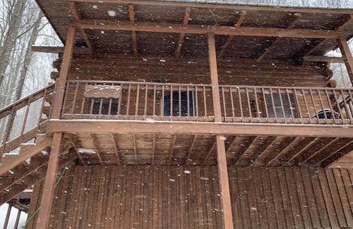 Slaty Fork Cabin | Hickory Cabin at Snowshoe! *Private Hot tub*