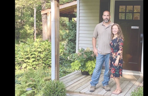 Norwalk Cottage | Hickory Creek Cottage - romantic getaway w/ hot tub, fireplace, open loft