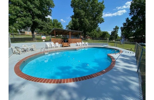 Pittsburg House | Hickory Grove Hideaway - Cabin 3