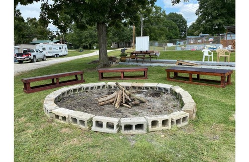 Pittsburg House | Hickory Grove Hideaway - Cabin 5