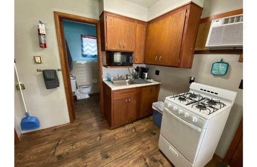 Pittsburg House | Hickory Grove Hideaway - Cabin 6