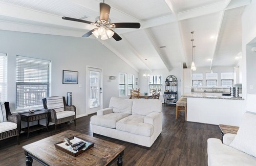 Crystal Beach House | Hidden Beach Paradise | Beach Access |Ocean Views