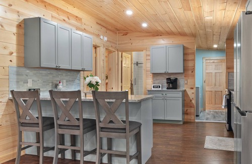 West Oneonta Cabin | Hidden Cabin W Fire Pit Lake Access Hot Tub Kayaks
