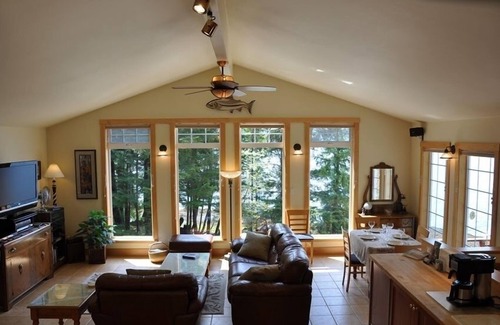 Ketchikan House | Hidden Cove Beach House- Ketchikan's Premiere Vacation Rental!