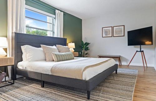 Cutler Bay Apartment | Hidden Garden: A Serene Miami Escape