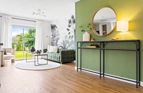 Cutler Bay Apartment | Hidden Garden: A Serene Miami Escape