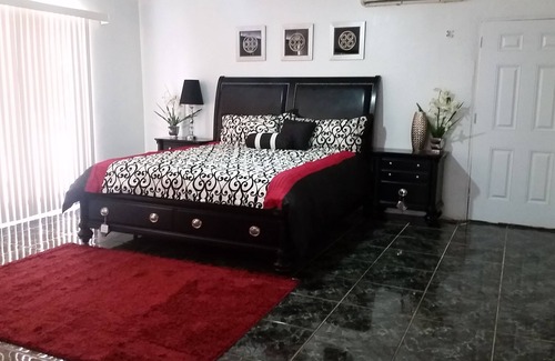 Santa Rita House | !!Hidden Gem~ 3 bedroom/2 bath OCEAN VIEW HOME SPECIAL