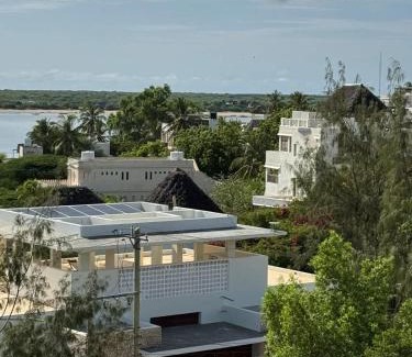 Shela House | Hidden Gem 5 Bed Villa in Shela with Pool and AC