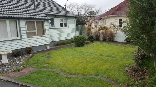 Lower Hutt Villa | Hidden Gem and Entire Bungalow in Central hutt