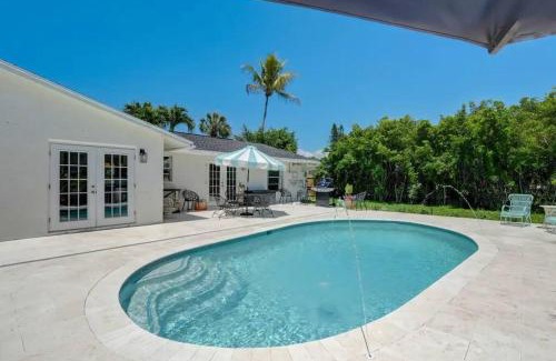 Central Naples House | HIDDEN GEM - Family Friendly Pool Home -Welcome
