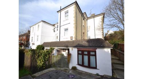 Eastbourne Apartment | Hidden Gem