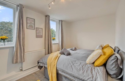 Shaftesbury Apartment | Hidden Gem in Battersea w/Free Parking