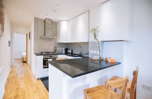 Queen's Gate Apartment | Hidden gem in Kensington, Central London