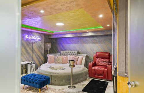Luton Apartment | Hidden Gem Lt Properties Jaccuzi bath massage chair Superkingsize bed Parking available