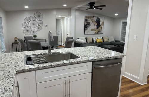 Flowery Branch House | Hidden gem near Lake Lanier, smart TV’s