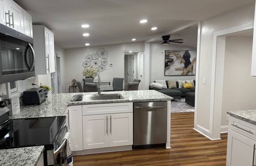 Flowery Branch House | Hidden gem near Lake Lanier, smart TV’s