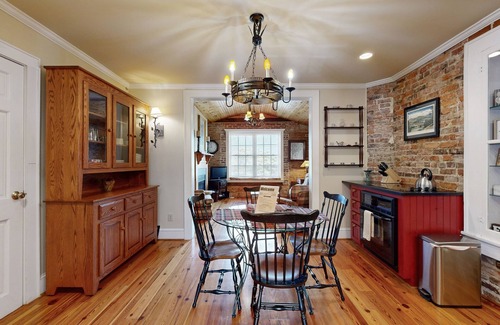 Waynesville Condo | Hidden gem overlooking downtown Waynesville - extremely walkable location