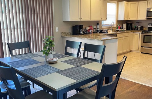 Portsmouth House | Hidden Gem spacious 4 bedroom cozy home fenced in yard