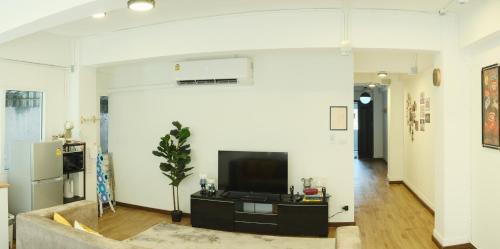 China Town Apartment | Hidden Gems in China town, 2BR