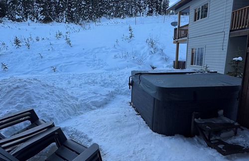 Okanagan-Similkameen House | Hidden Gold Hideaway - Apex Mtn - multi-family,pet friendly, slopeside townhome