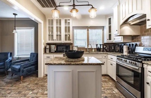 Tech Terrace House | Hidden Grove - 3BR 2.5BA - Walk to Tech