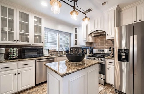 Tech Terrace House | Hidden Grove - 3BR 2.5BA - Walk to Tech