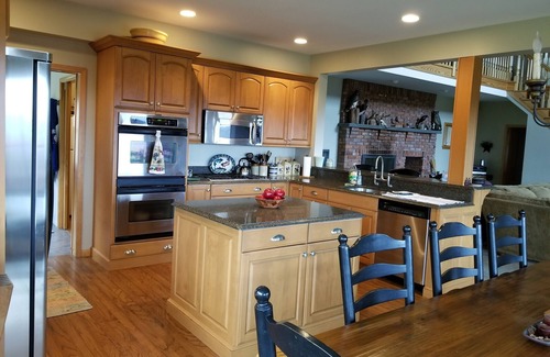 De Lancey House | Hidden Hollow spacious mountain retreatnBeautiful secluded, large yet cozy home