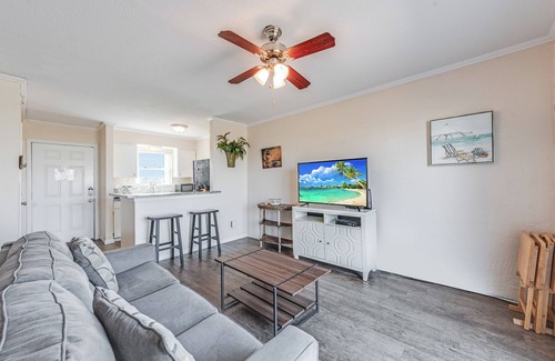 Port Aransas Condo | Hidden in the heart of Port A! Steps away from the pool & fishing pier