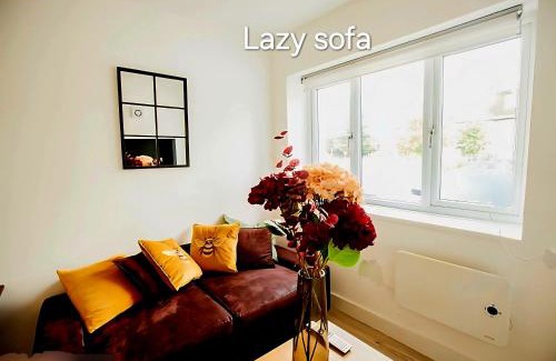 Coombe Hill Apartment | Hidden Kingston Vale